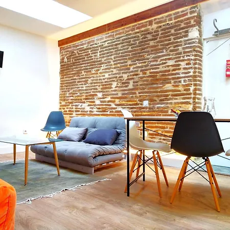 Apartment Le Cours Foucault N2 *